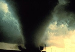tornado2_art